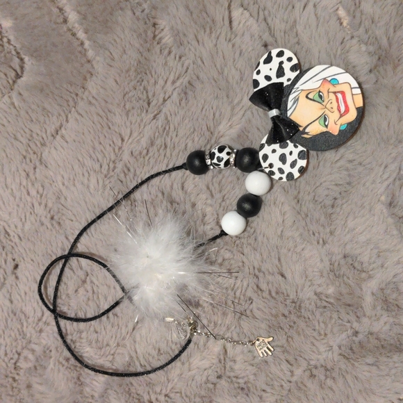 Cruella Necklace - Picture 1 of 3